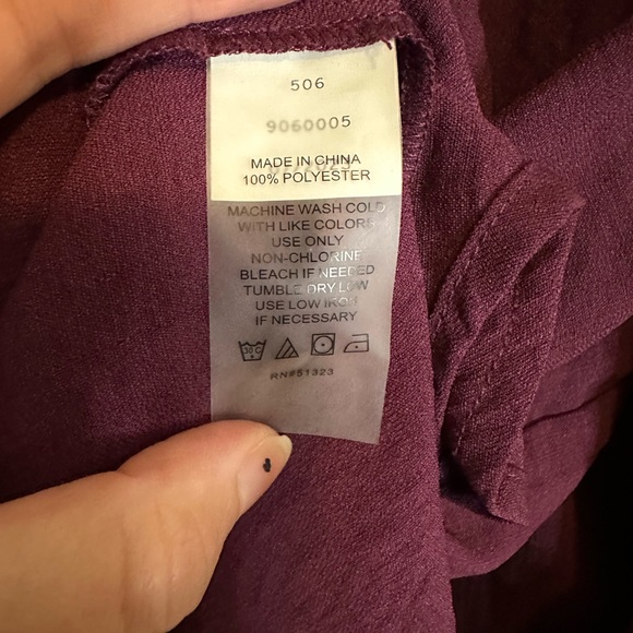 Vince Camuto Flutter Sleeve Top - Picture 5 of 5